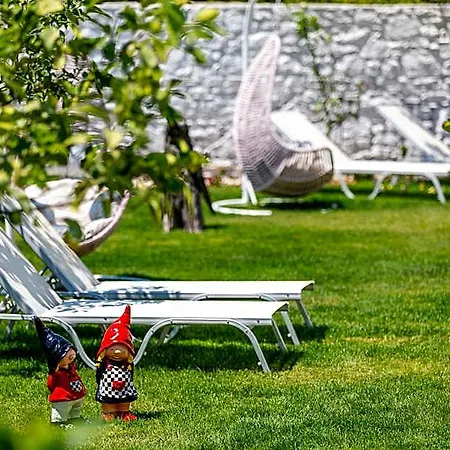 Mavi Beyaz Butik 3*